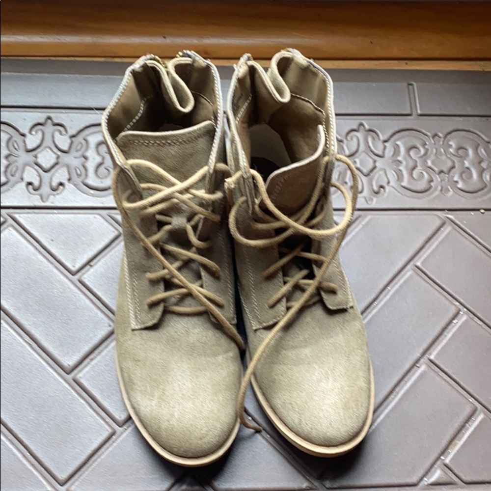 Crown Vintage boots!